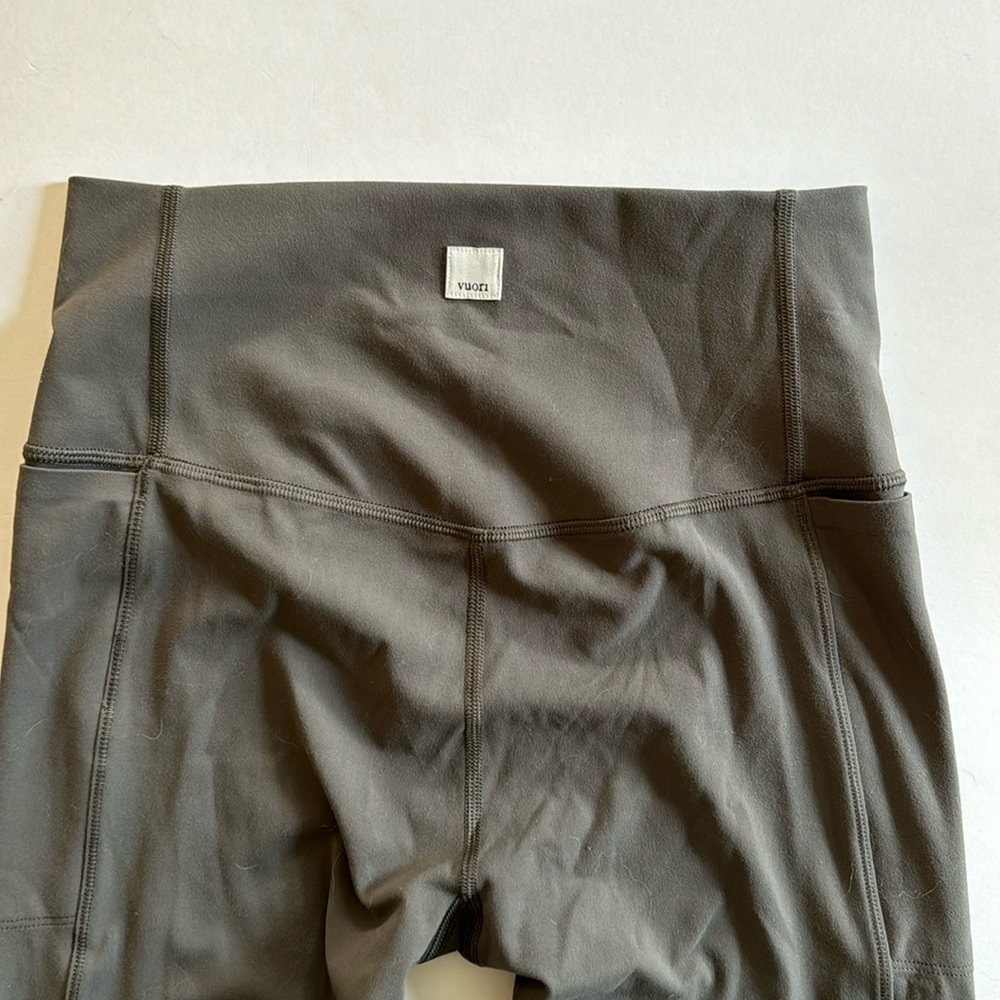 Vuori leggings- size small
